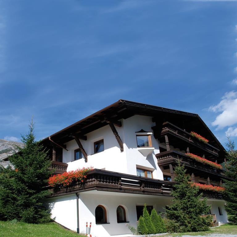 Quality Hosts Arlberg - Afoch Fei - Das Landhaus 장크트안톤암아를베르크 외부 사진
