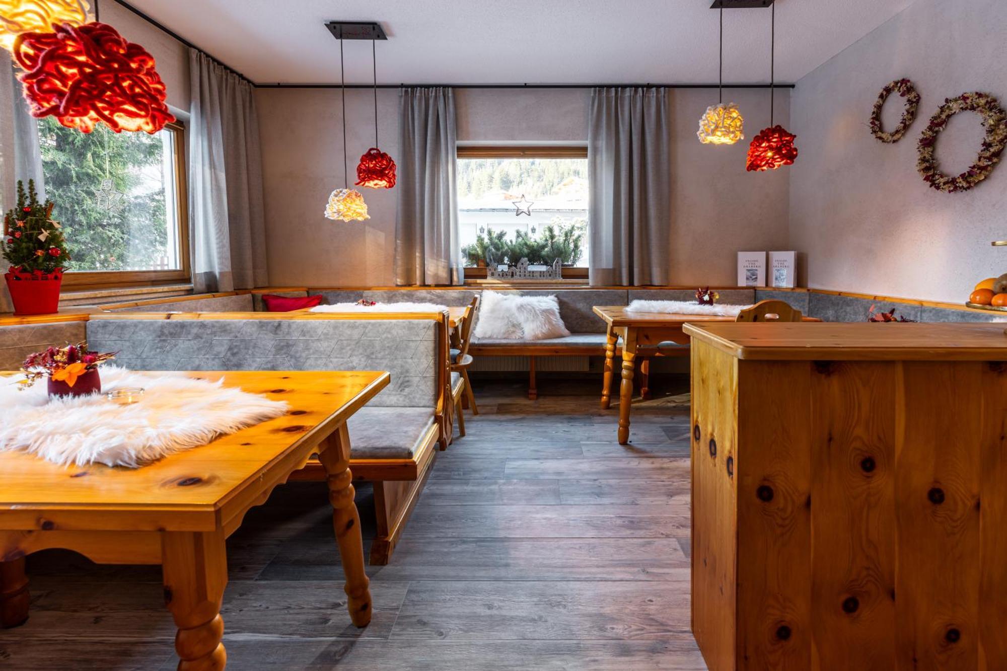 Quality Hosts Arlberg - Afoch Fei - Das Landhaus 장크트안톤암아를베르크 외부 사진